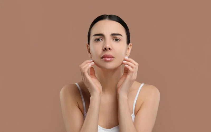 Prevent Foundation Flaking on Dry Skin in Winter