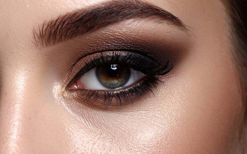 Eyeshadow Stick Vs Powder Eyeshadow: Which Is Better?